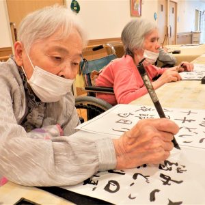 毛筆クラブを開催しました（5/23）
