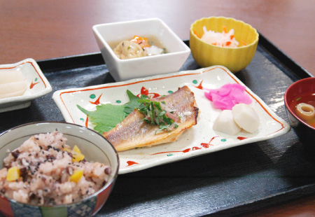お食事